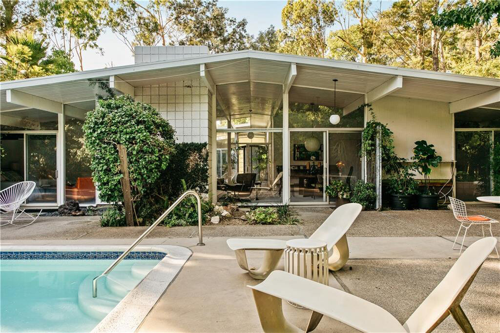 17130 NANETTE ST - $922,000